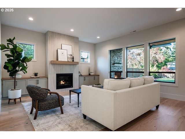 17615 BRYANT Rd, Lake Oswego, OR 97035