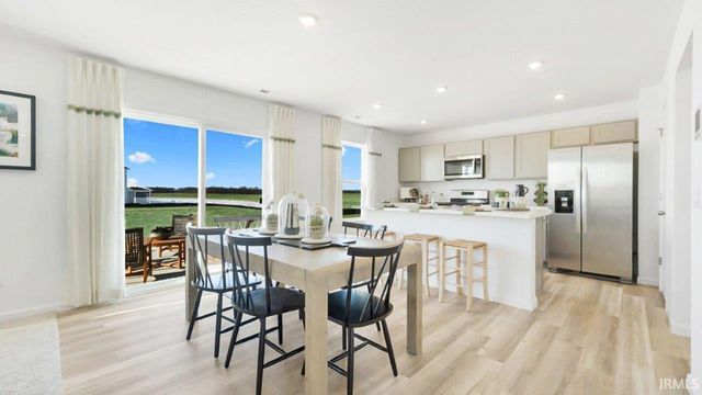 5056 Beechmont Lane, New Haven, IN 46774