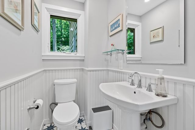 42 Temple Road, Wellesley, MA 02482
