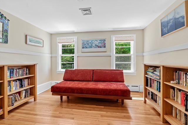 42 Temple Road, Wellesley, MA 02482