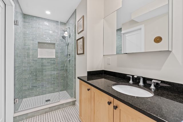 42 Temple Road, Wellesley, MA 02482