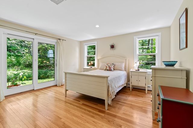 42 Temple Road, Wellesley, MA 02482