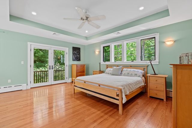 42 Temple Road, Wellesley, MA 02482