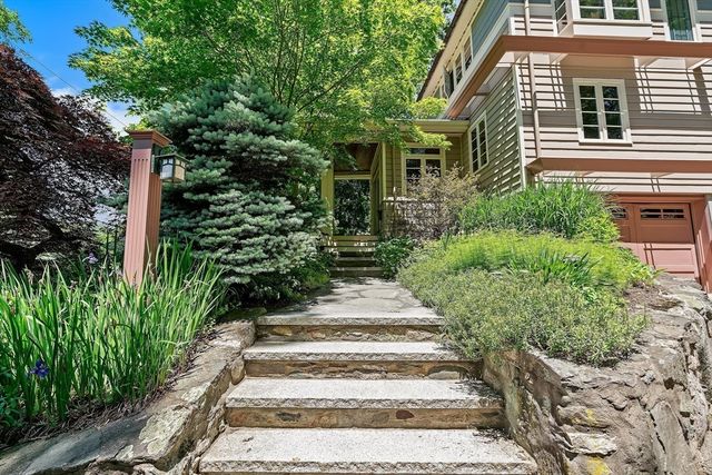 42 Temple Road, Wellesley, MA 02482