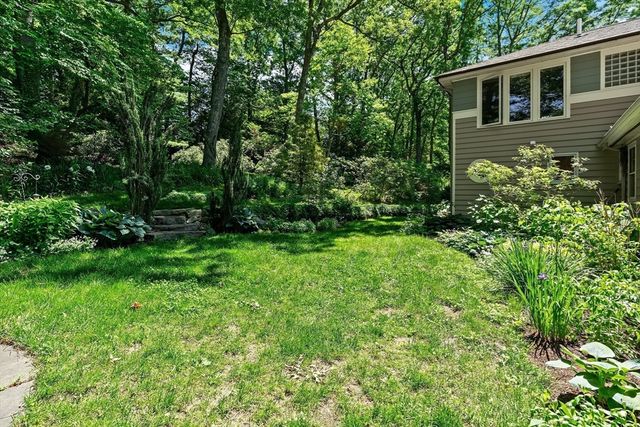 42 Temple Road, Wellesley, MA 02482