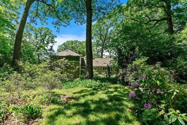 42 Temple Road, Wellesley, MA 02482