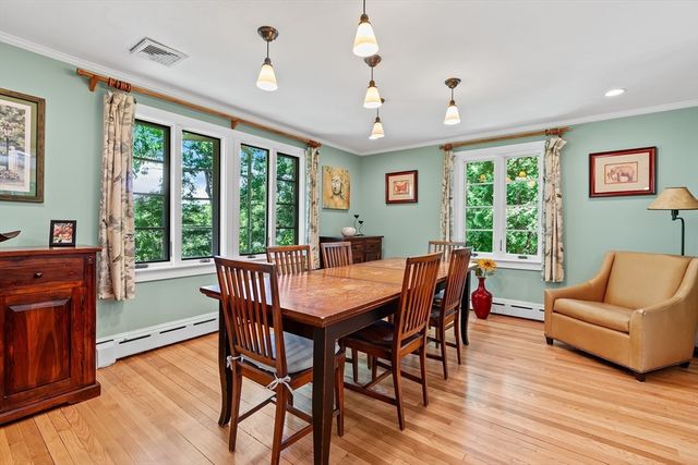 42 Temple Road, Wellesley, MA 02482