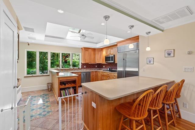 42 Temple Road, Wellesley, MA 02482