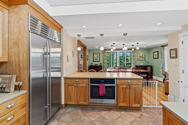 42 Temple Road, Wellesley, MA 02482