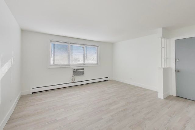 10360 Michael Todd Terrace 1S, Glenview, IL 60025