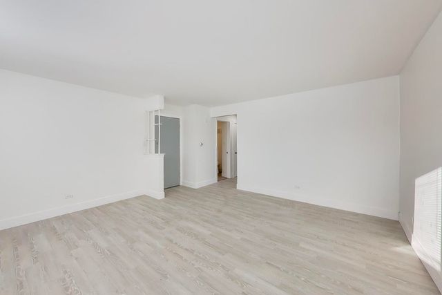 10360 Michael Todd Terrace 1S, Glenview, IL 60025