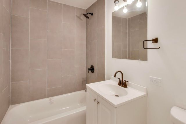 10360 Michael Todd Terrace 1S, Glenview, IL 60025