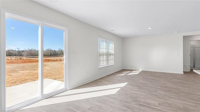 1596 String Drive, Winston-salem, NC 27107
