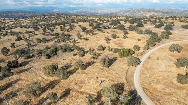 34310 Barn Owl Road, Raymond, CA 93653