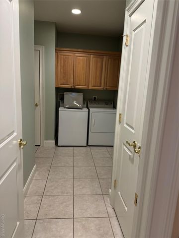 30 Oak Run, Stony Brook, NY 11790