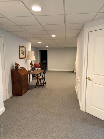 30 Oak Run, Stony Brook, NY 11790