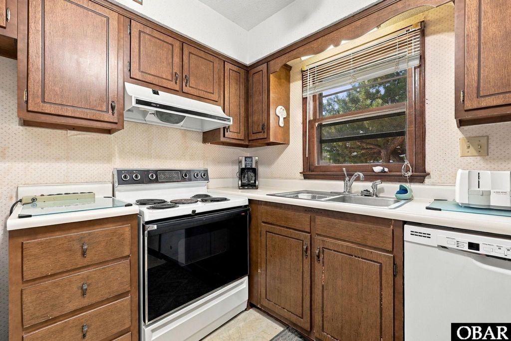 Image 14 of property listing at 500 W Villa Dunes Drive, Nags Head, NC 27959