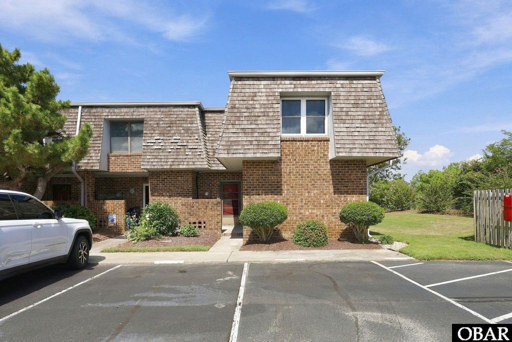 Image 9 of property listing at 500 W Villa Dunes Drive, Nags Head, NC 27959