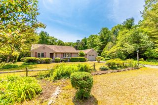 114 Halfway Pond Rd, Plymouth, MA 02360