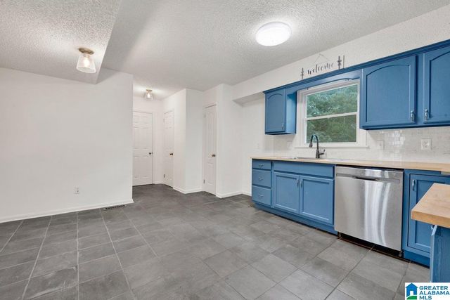 1717 6TH PLACE NW, Center Point, AL 35215