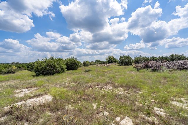 5 Saddle Ridge DR, Bertram, TX 78605