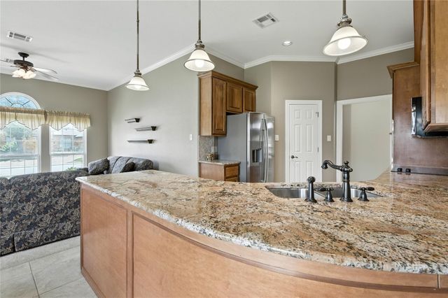 100 Davis CT, Thorndale, TX 76577