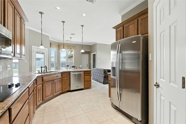100 Davis CT, Thorndale, TX 76577