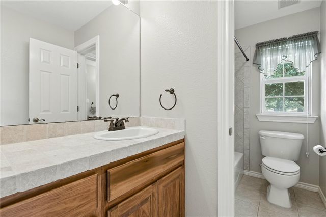 100 Davis CT, Thorndale, TX 76577