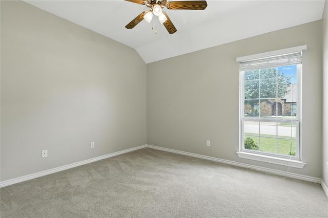 100 Davis CT, Thorndale, TX 76577