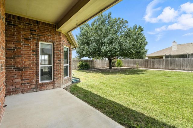 100 Davis CT, Thorndale, TX 76577