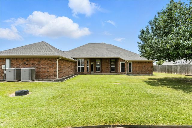 100 Davis CT, Thorndale, TX 76577