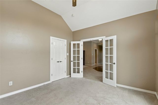 100 Davis CT, Thorndale, TX 76577