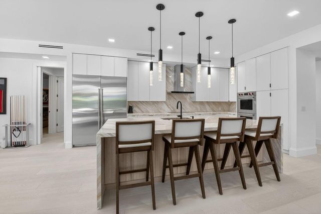 5723 Hamilton Way, Boca Raton, FL 33496