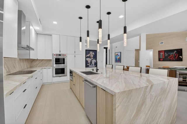 5723 Hamilton Way, Boca Raton, FL 33496