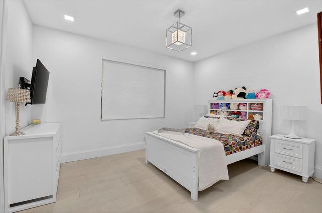 5723 Hamilton Way, Boca Raton, FL 33496