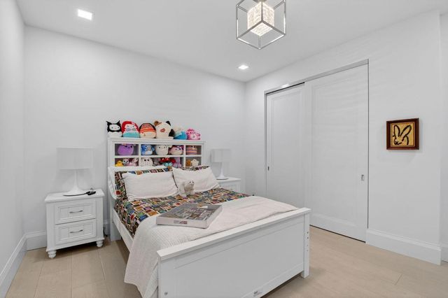 5723 Hamilton Way, Boca Raton, FL 33496