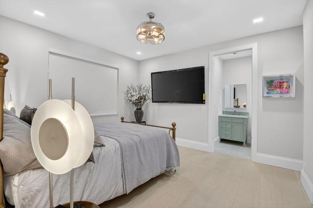 5723 Hamilton Way, Boca Raton, FL 33496