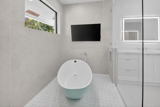 5723 Hamilton Way, Boca Raton, FL 33496