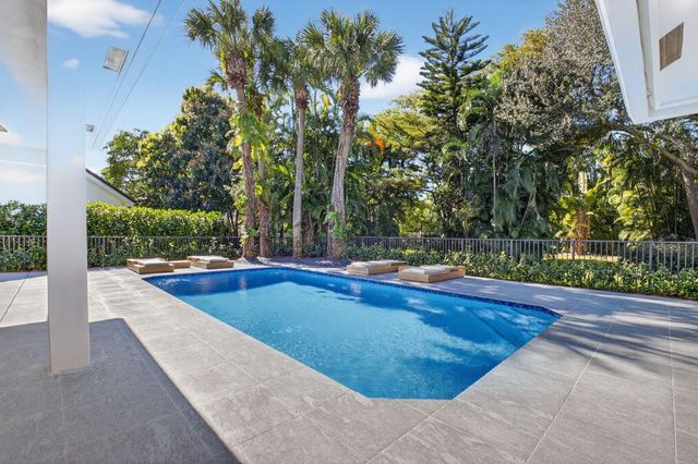 5723 Hamilton Way, Boca Raton, FL 33496