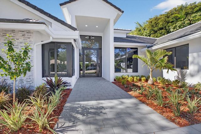 5723 Hamilton Way, Boca Raton, FL 33496