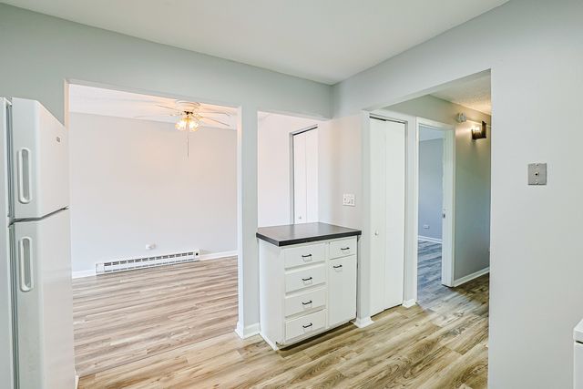 210 KLEIN CREEK Court 5E, Carol Stream, IL 60188