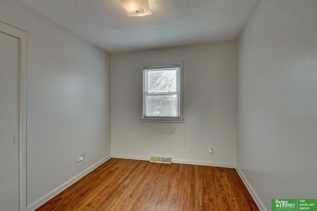 5824 Larimore Avenue, Omaha, NE 68104