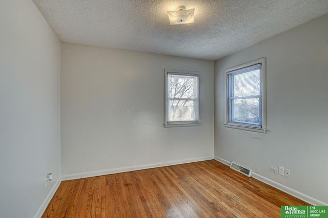 5824 Larimore Avenue, Omaha, NE 68104