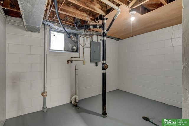 5824 Larimore Avenue, Omaha, NE 68104