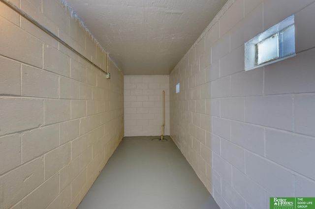 5824 Larimore Avenue, Omaha, NE 68104