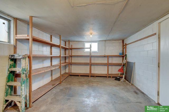 5824 Larimore Avenue, Omaha, NE 68104