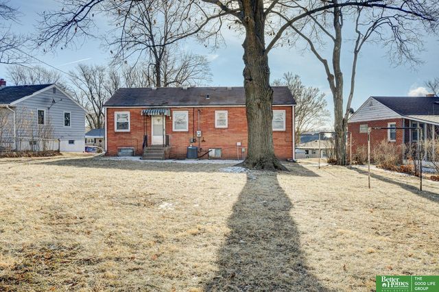 5824 Larimore Avenue, Omaha, NE 68104