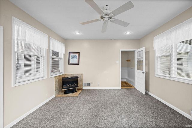 322 W North Street, Delphi, IN 46923