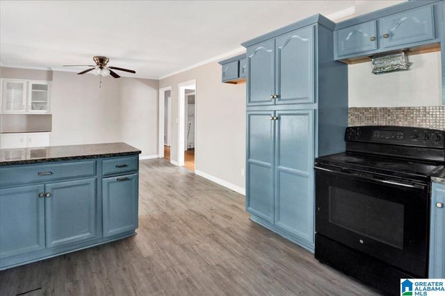 948 RIDGEWOOD CIRCLE, Birmingham, AL 35235