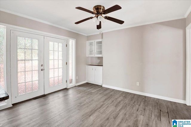 948 RIDGEWOOD CIRCLE, Birmingham, AL 35235